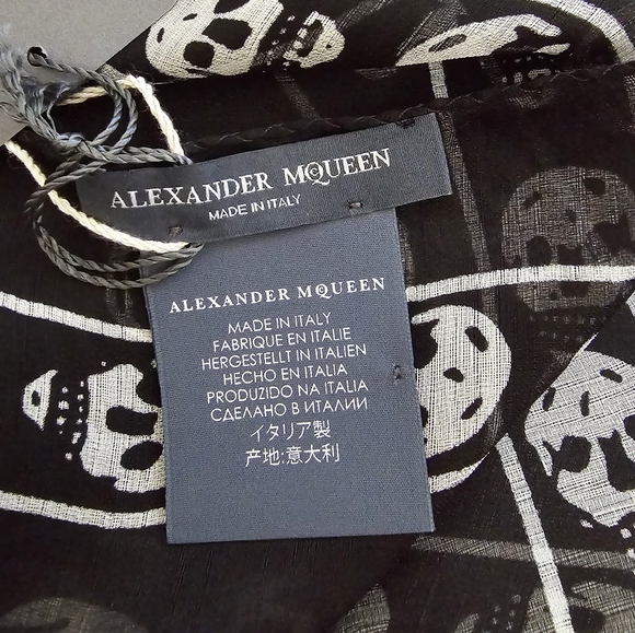 Alexander McQueen Skull Silk Scarf Black - Picture 5 of 6